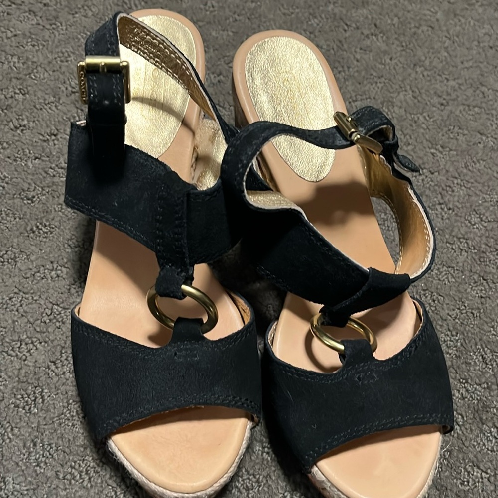 Ladies Coach sandals Size 8 with gold hardware